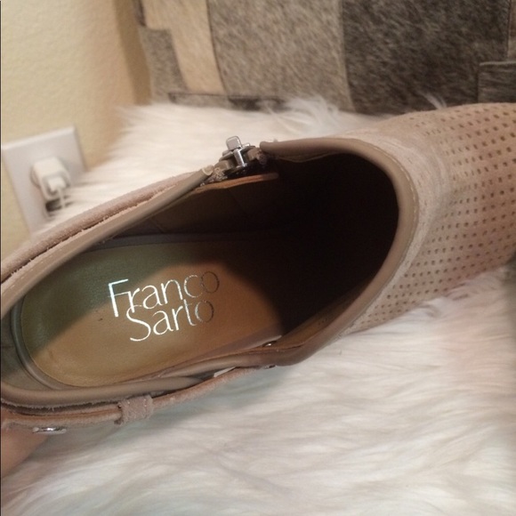 NWOT Franco Sarto Dakota Ankle Booties 8.5 - Picture 8 of 8